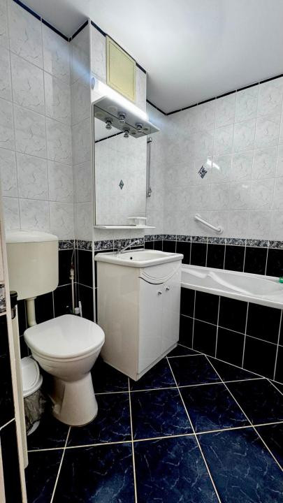 Apartament de închiriat 3 camere în Valea Aurie – preț sub nivelul pieței