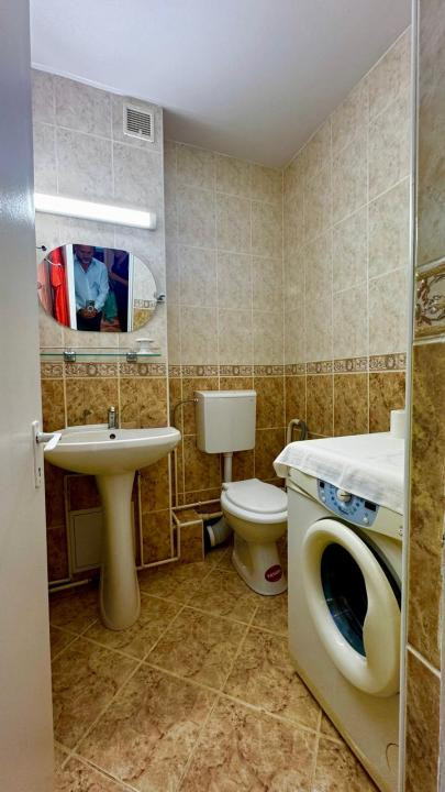 Apartament de închiriat 3 camere în Valea Aurie – preț sub nivelul pieței