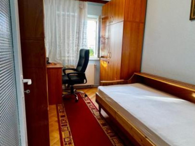 Apartament de închiriat 3 camere în Valea Aurie – preț sub nivelul pieței