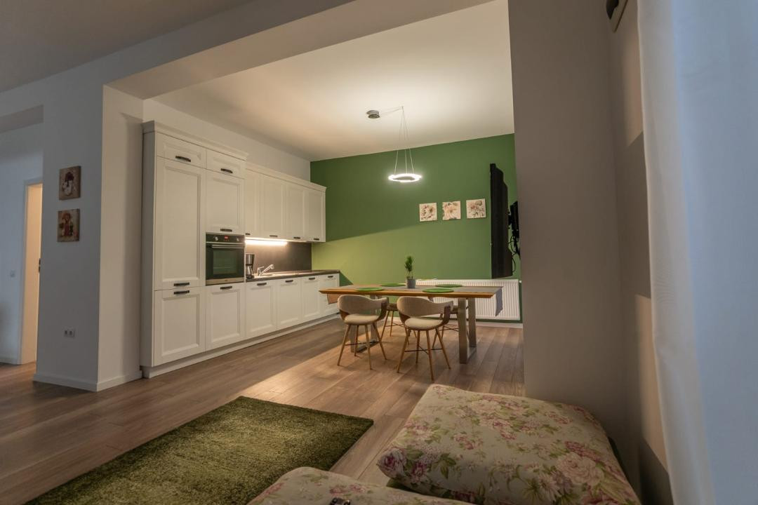 Apartament 3 camere și curte privată | Parcul Sub Arini