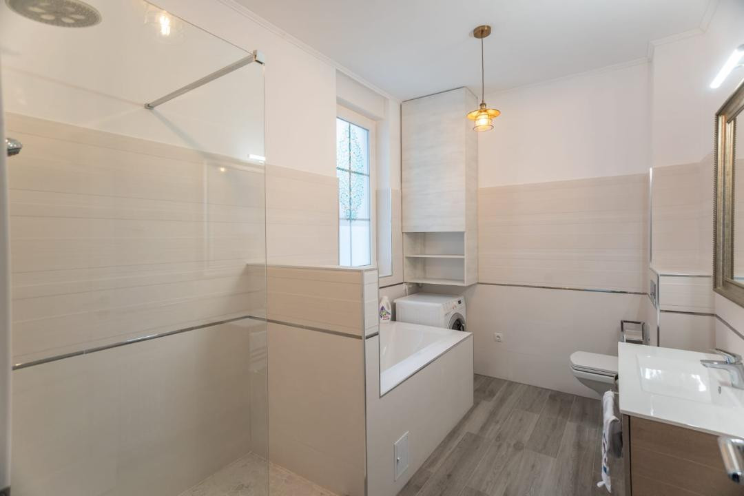 Apartament 3 camere și curte privată | Parcul Sub Arini
