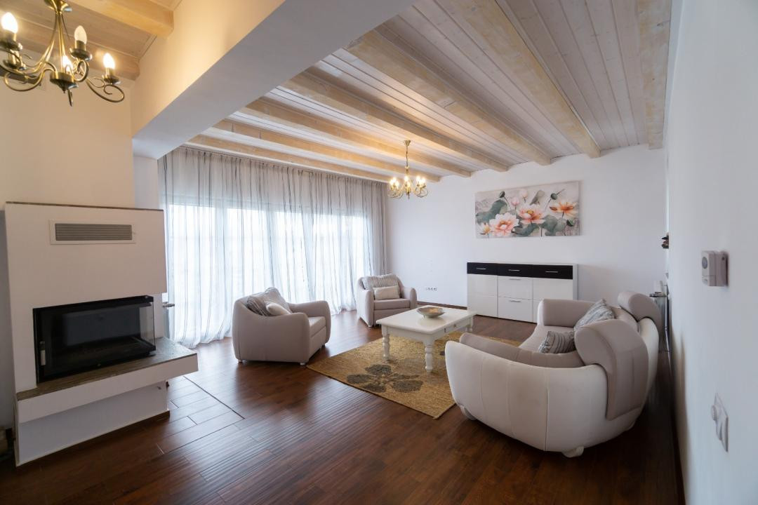 Penthouse exclusivist de închiriat în zona Parc Sub Arini