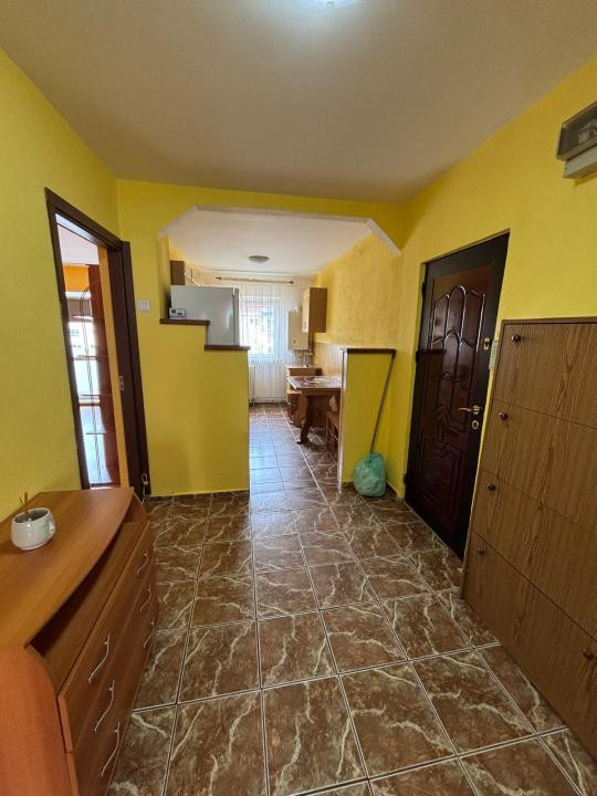 Apartament 3 camere de inchiriat in Valea Aurie