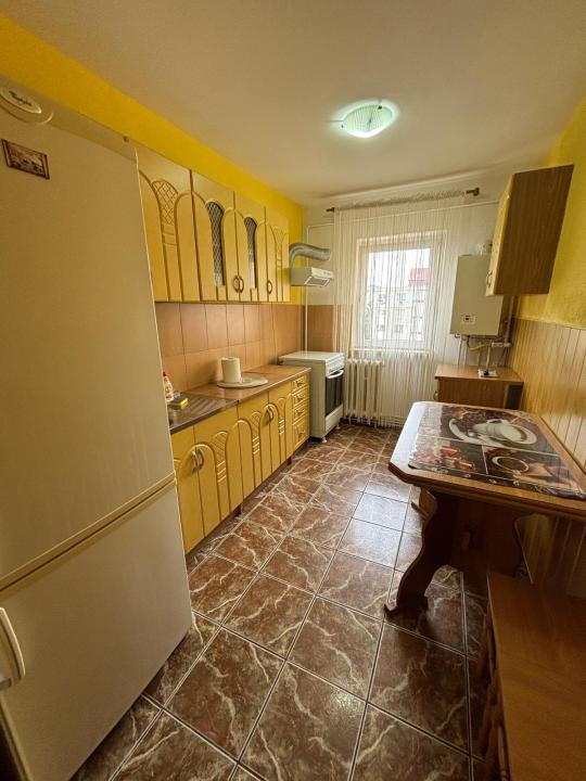 Apartament 3 camere de inchiriat in Valea Aurie