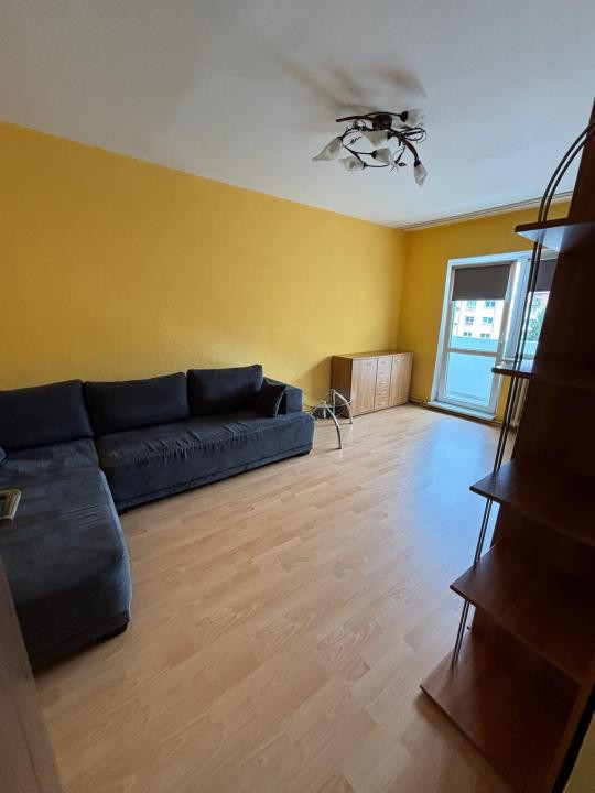 Apartament 3 camere de inchiriat in Valea Aurie