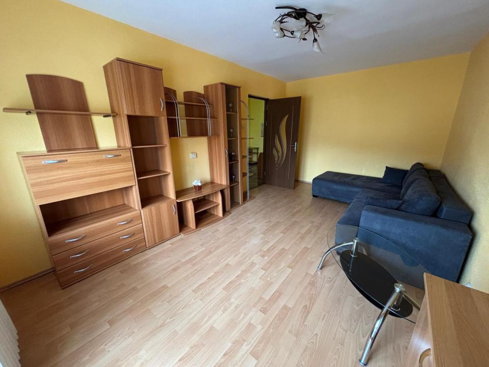 Apartament 3 camere de inchiriat in Valea Aurie