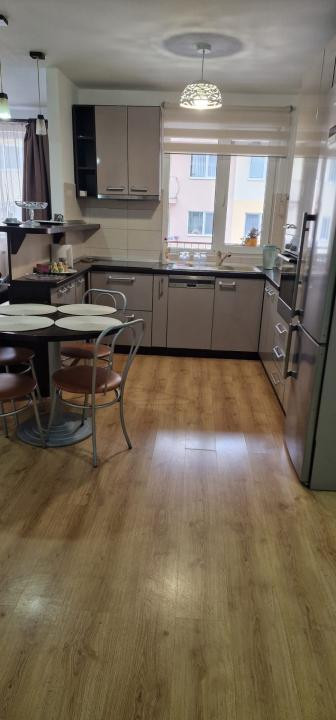 Apartament 3 camere decomandat | 77 mp | 2 dormitoare  | Etaj 2 | 