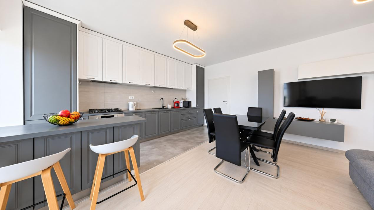 Apartament 3 camere, Modern, Parcare subterana, chiar langa Mall Coresi.