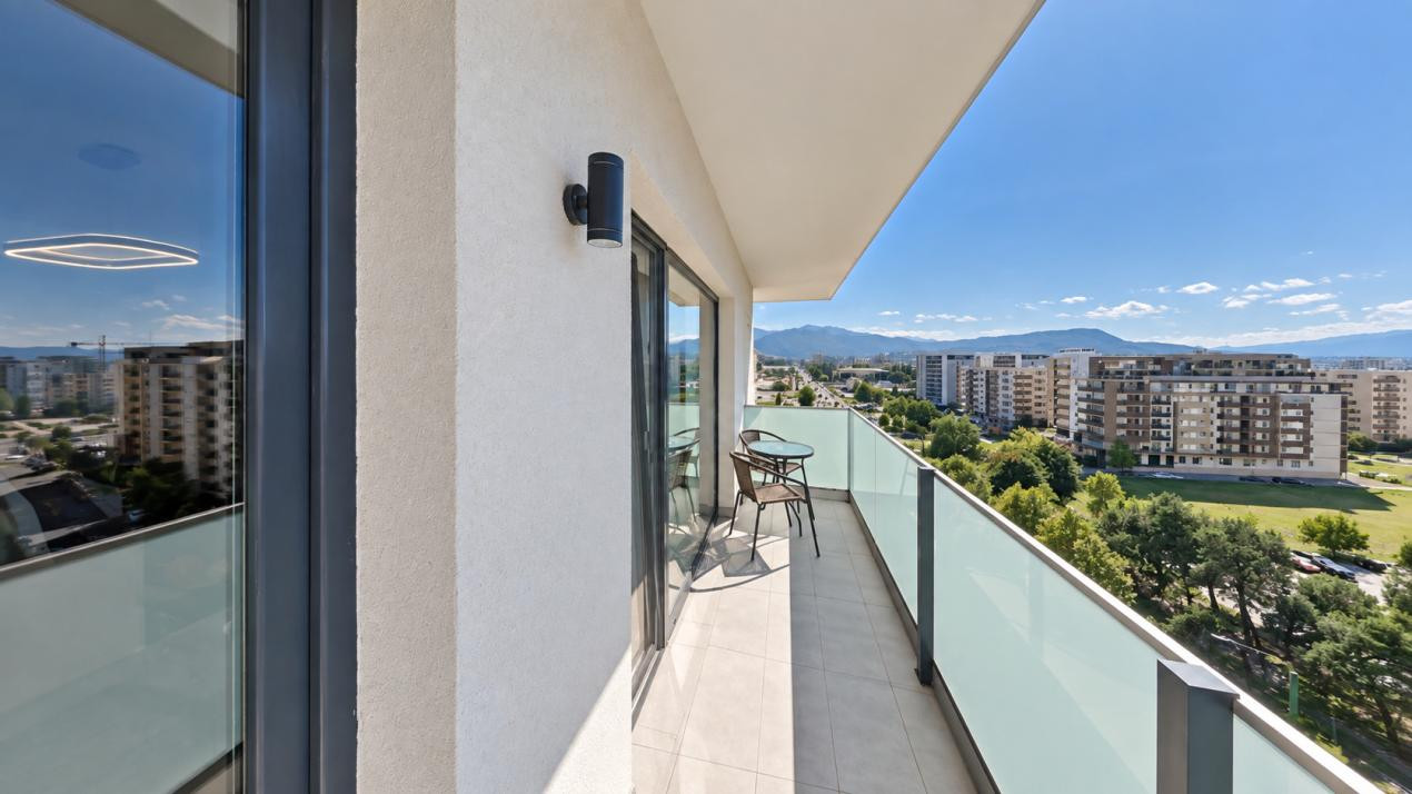 Apartament 3 camere, Modern, Parcare subterana, chiar langa Mall Coresi.