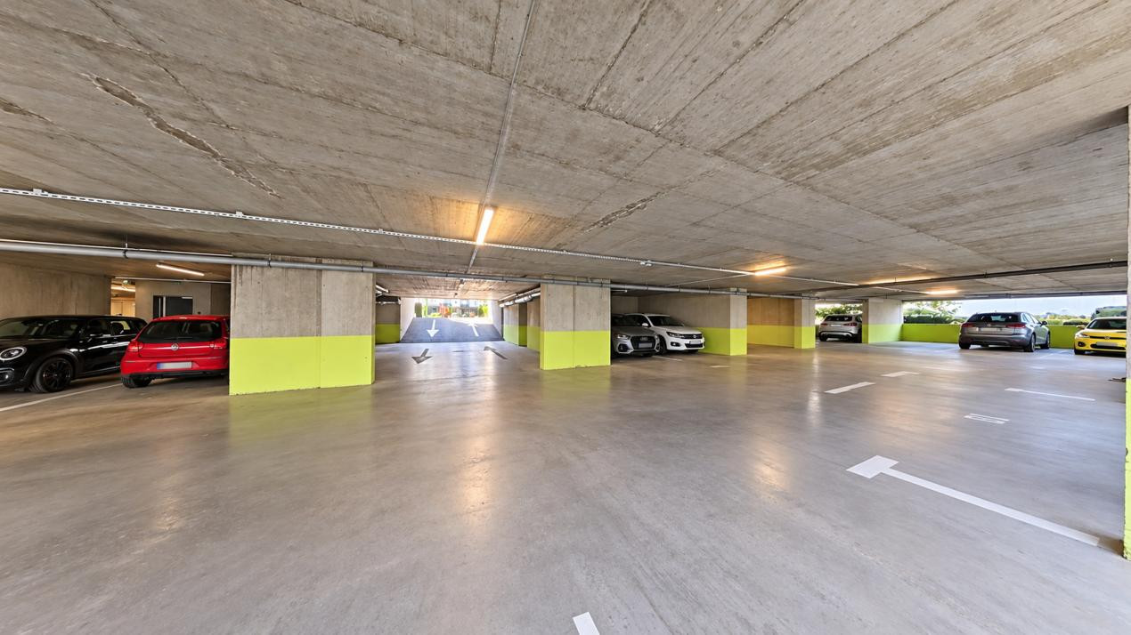 Apartament 3 camere, Modern, Parcare subterana, chiar langa Mall Coresi.