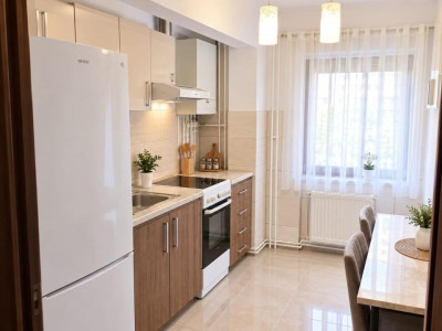 Apartament cu 2 camere decomandate langa UMF!