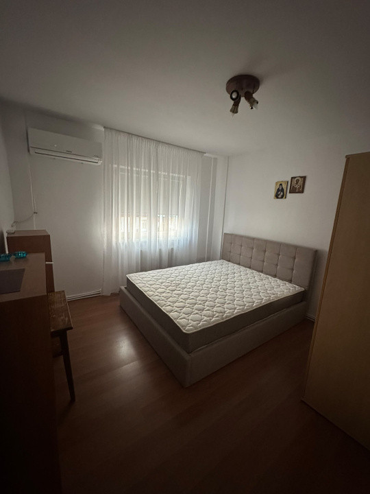 Apartament 2 camere decomandat, mobilat, etaj 4 
