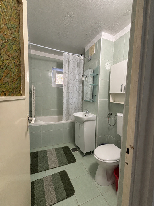 Apartament spațios cu 2 camere de închiriat zona Strada Siretului