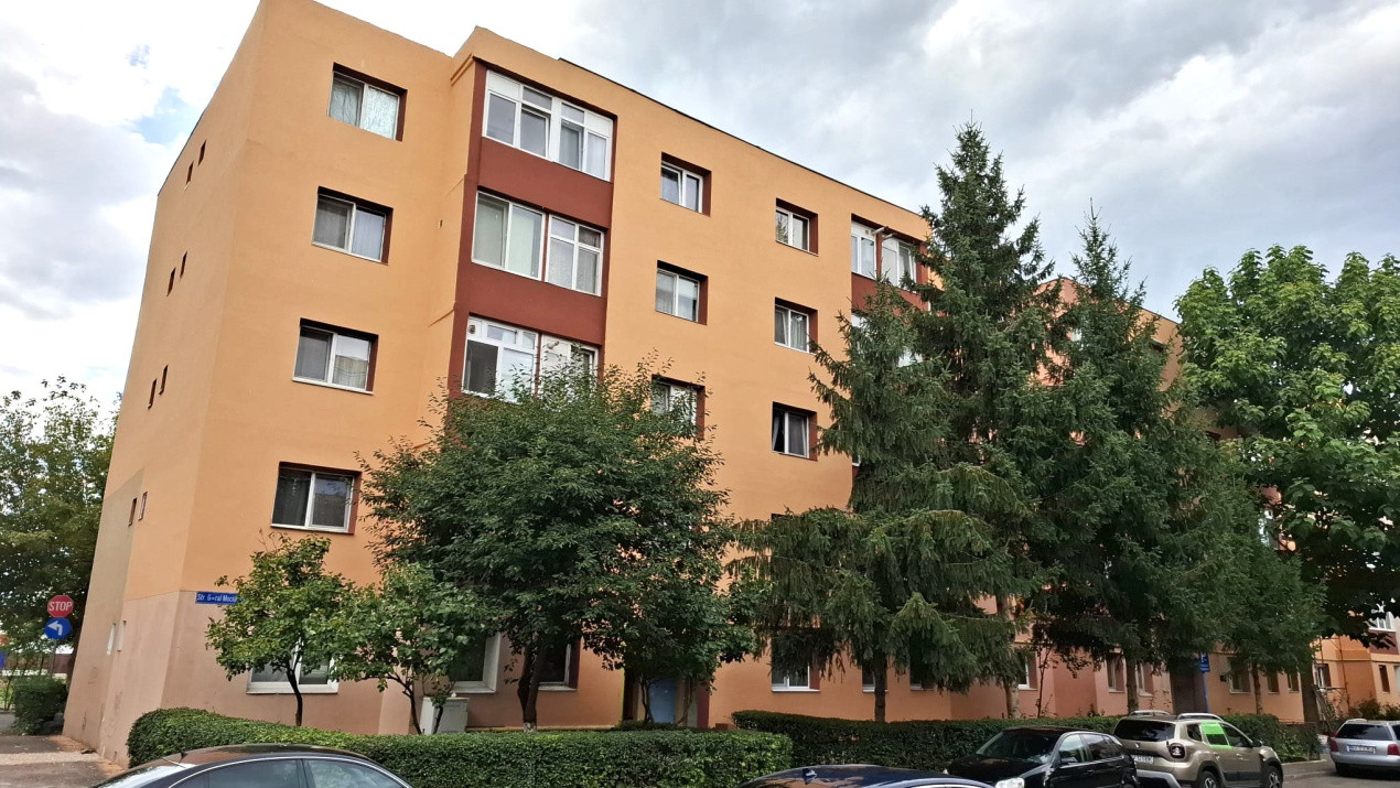 Garsoniera Decomandata I Etaj 2 din 4 I Mobilata - Tractorul