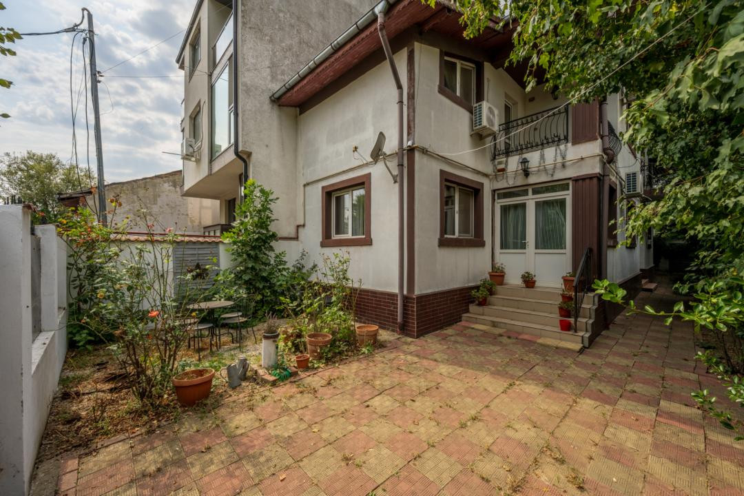 Comision 0% - Vilă 5 camere, 4 dormitoare, teren 282mp in Sector 1