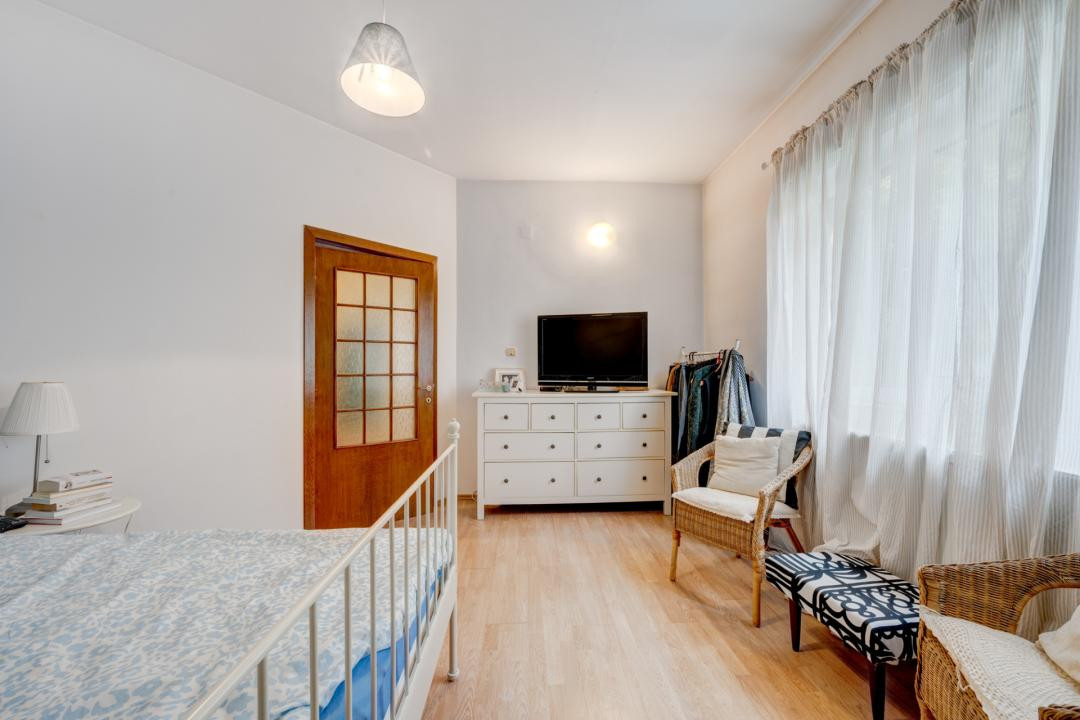 Comision 0% - Vilă 5 camere, 4 dormitoare, teren 282mp in Sector 1