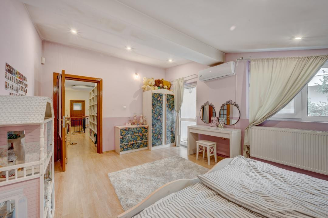 Comision 0% - Vilă 5 camere, 4 dormitoare, teren 282mp in Sector 1