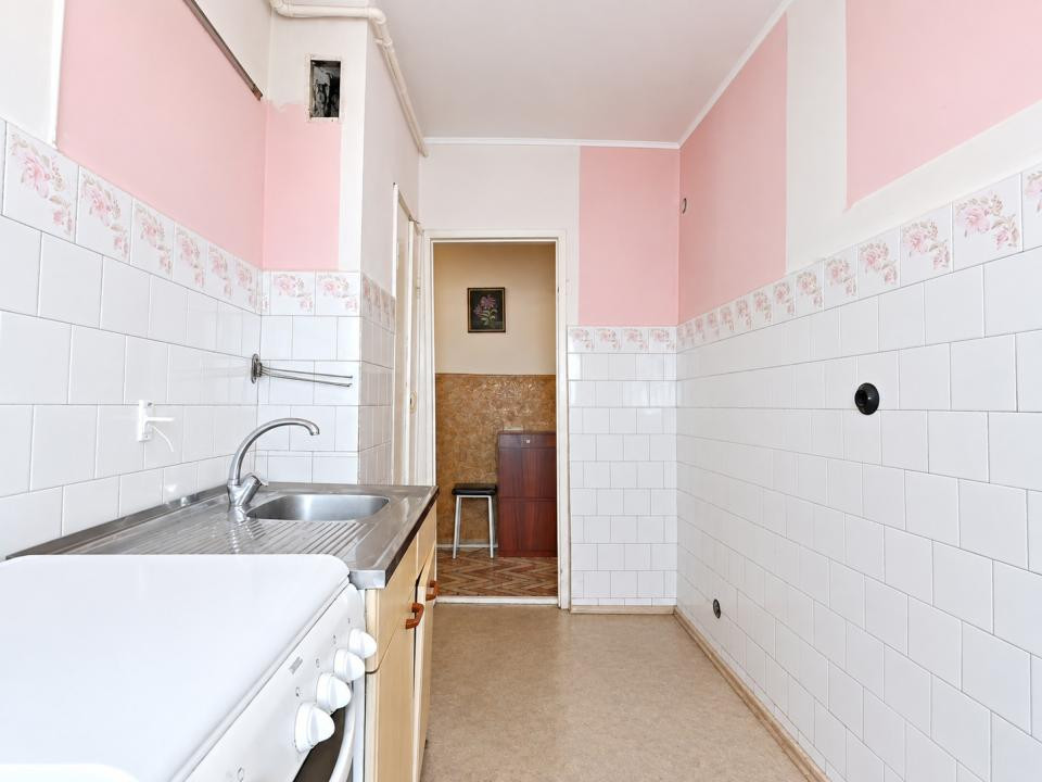 Vânzare apartament cu 3 camere, decomandat - strada Codrul Cosminului