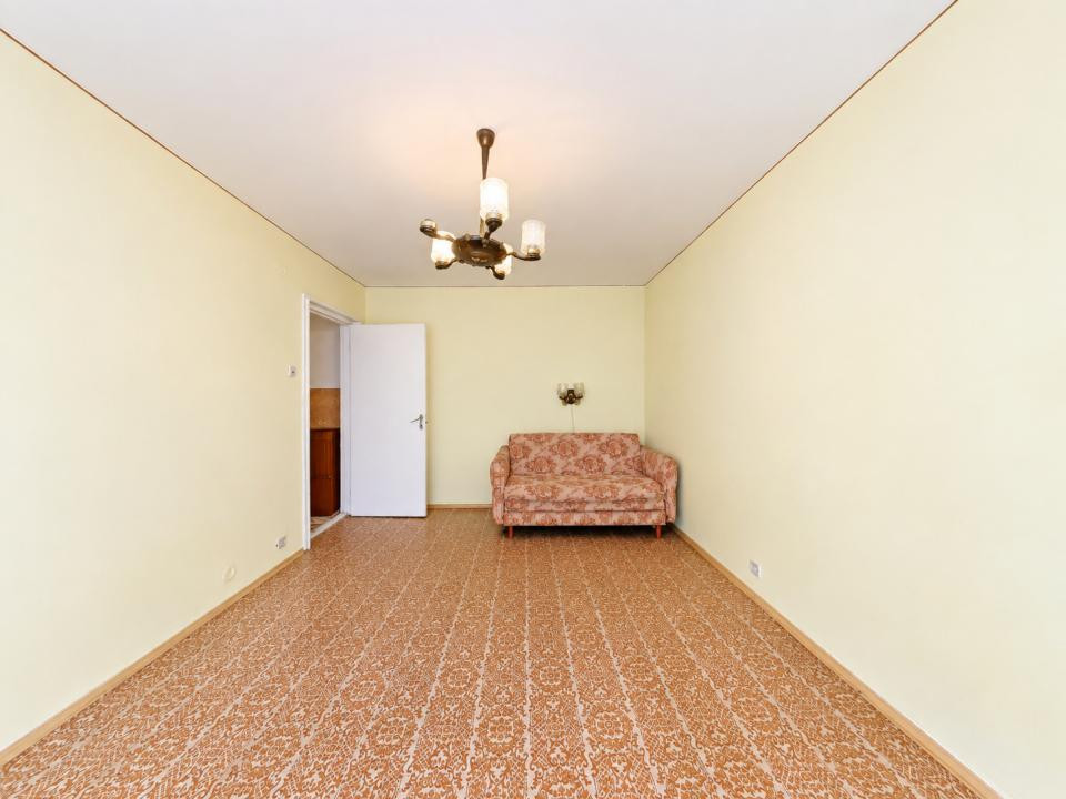 Vânzare apartament cu 3 camere, decomandat - strada Codrul Cosminului