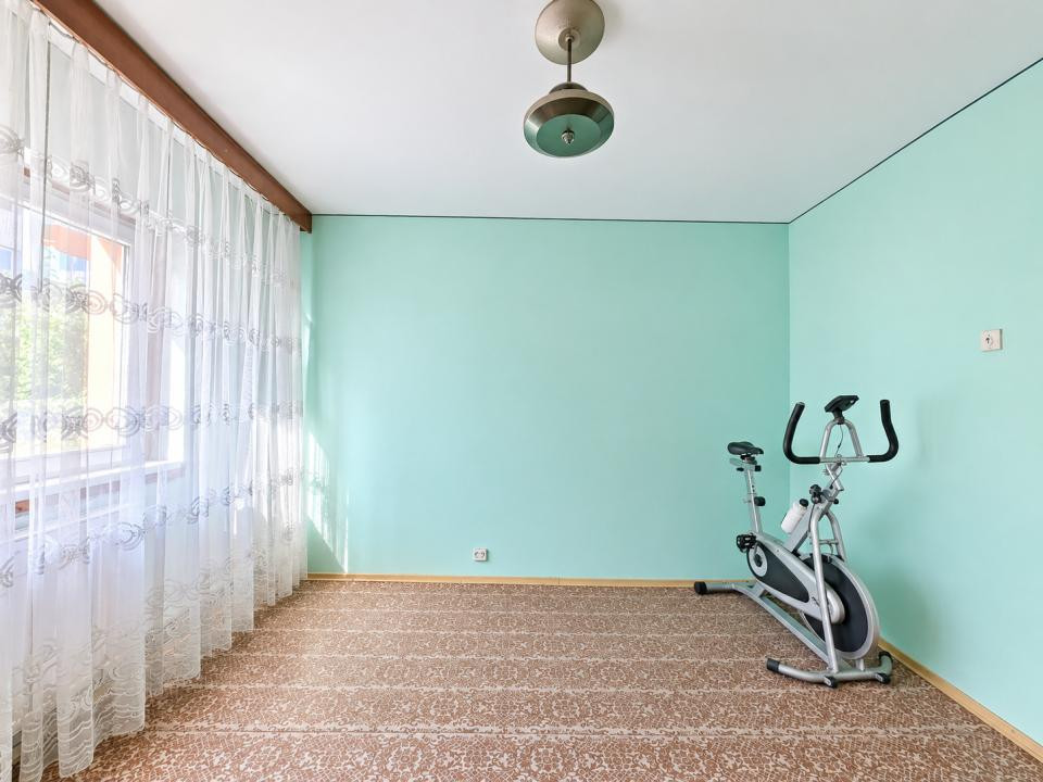 Vânzare apartament cu 3 camere, decomandat - strada Codrul Cosminului