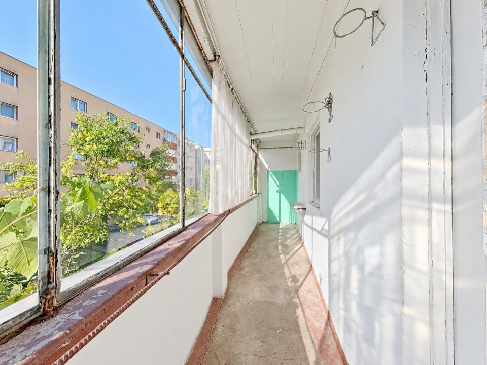 Vânzare apartament cu 3 camere, decomandat - strada Codrul Cosminului