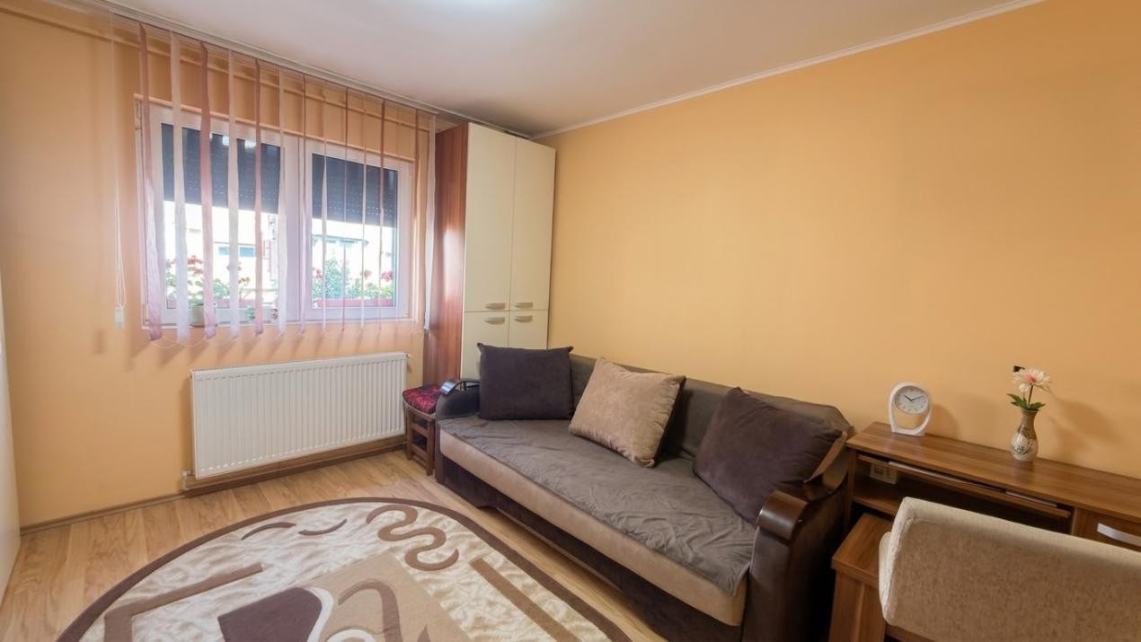 Garsoniera Renovata cu centrala proprie - Etaj 1