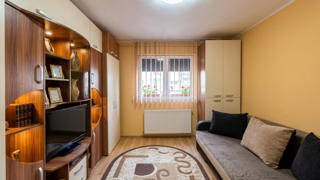 Garsoniera Renovata cu centrala proprie - Etaj 1