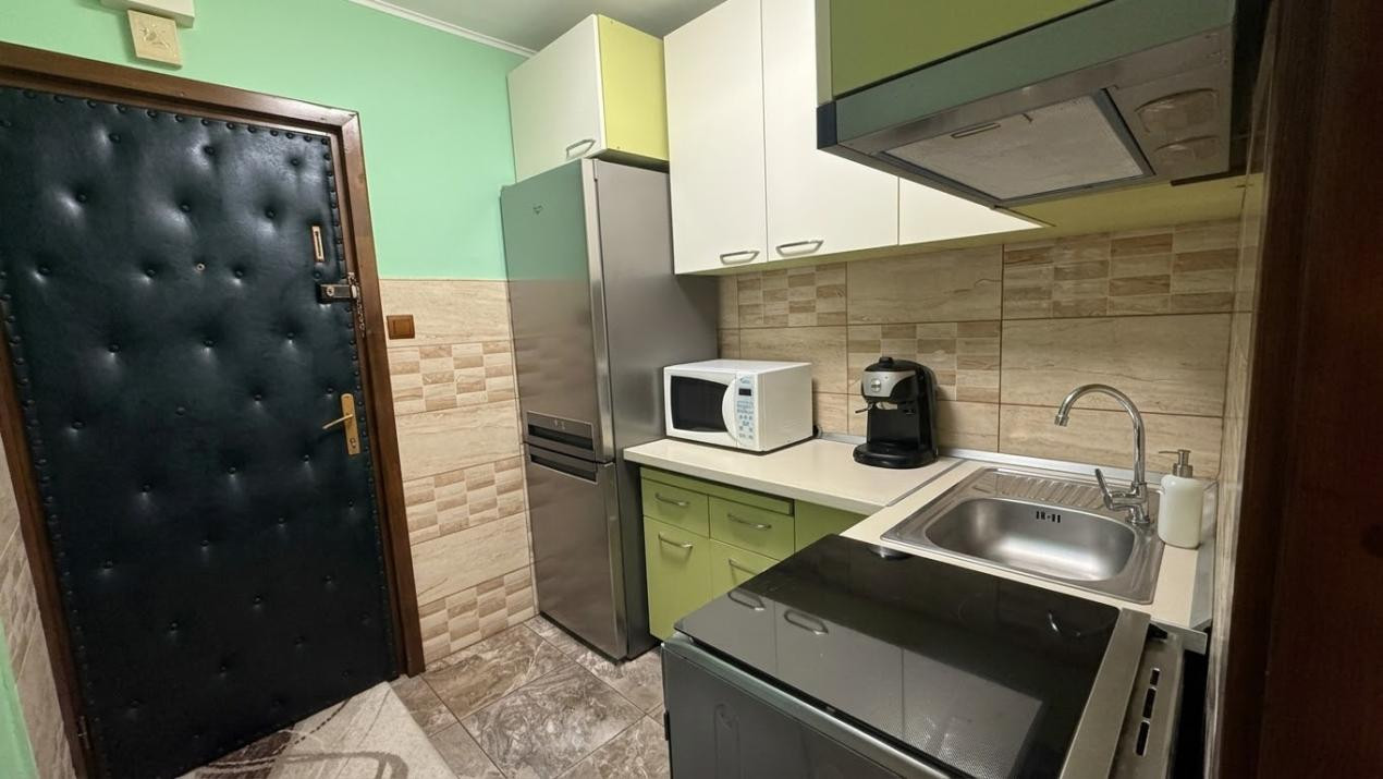Garsoniera Renovata cu centrala proprie - Etaj 1
