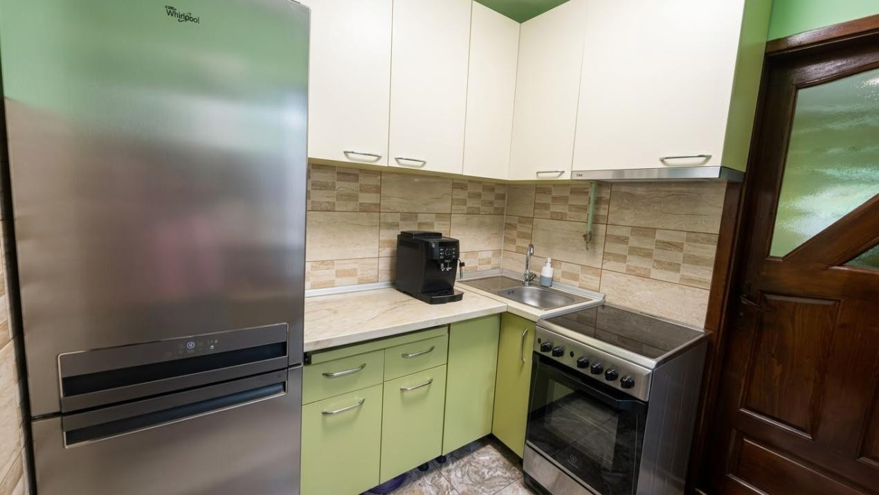 Garsoniera Renovata cu centrala proprie - Etaj 1