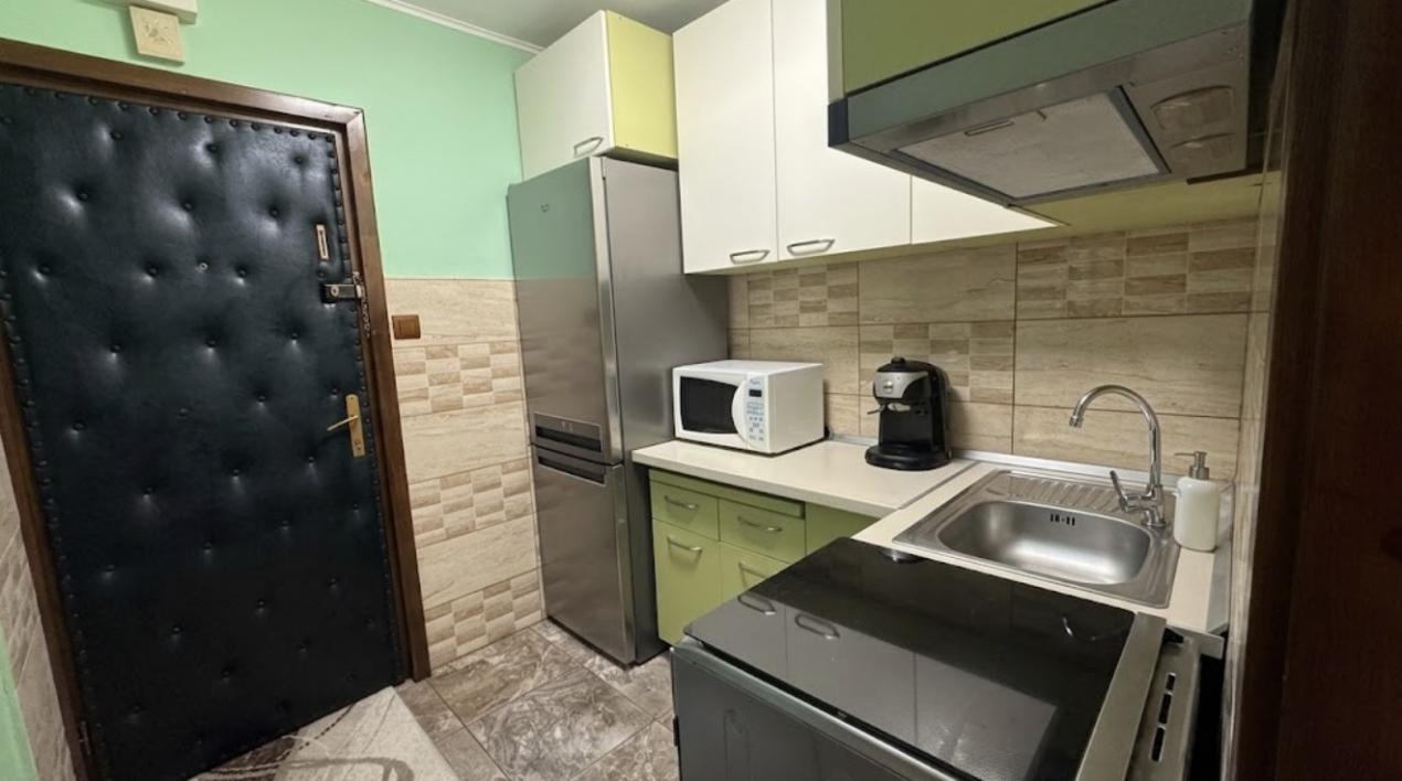 Garsoniera Renovata cu centrala proprie - Etaj 1