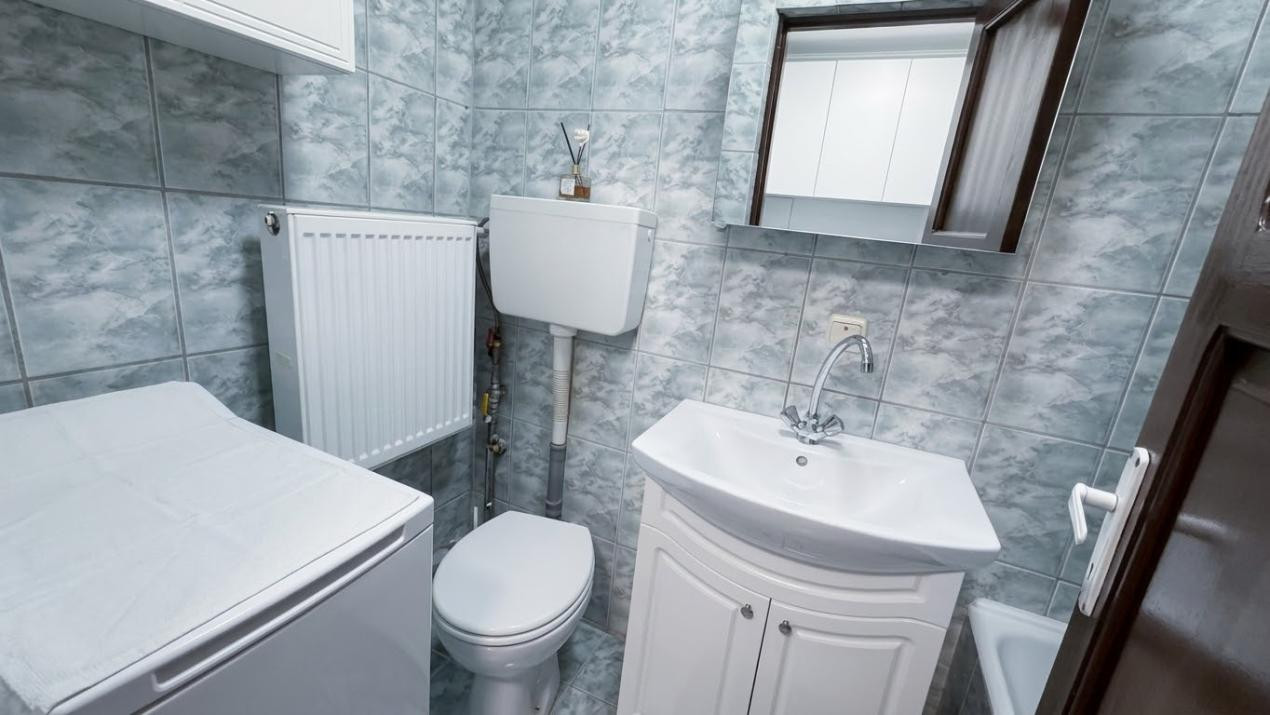 Garsoniera Renovata cu centrala proprie - Etaj 1