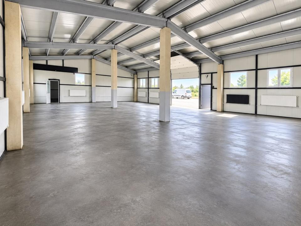 HALĂ | 240 MP | CURTE ÎMPREJMUITĂ 440 MP | TRAIAJ