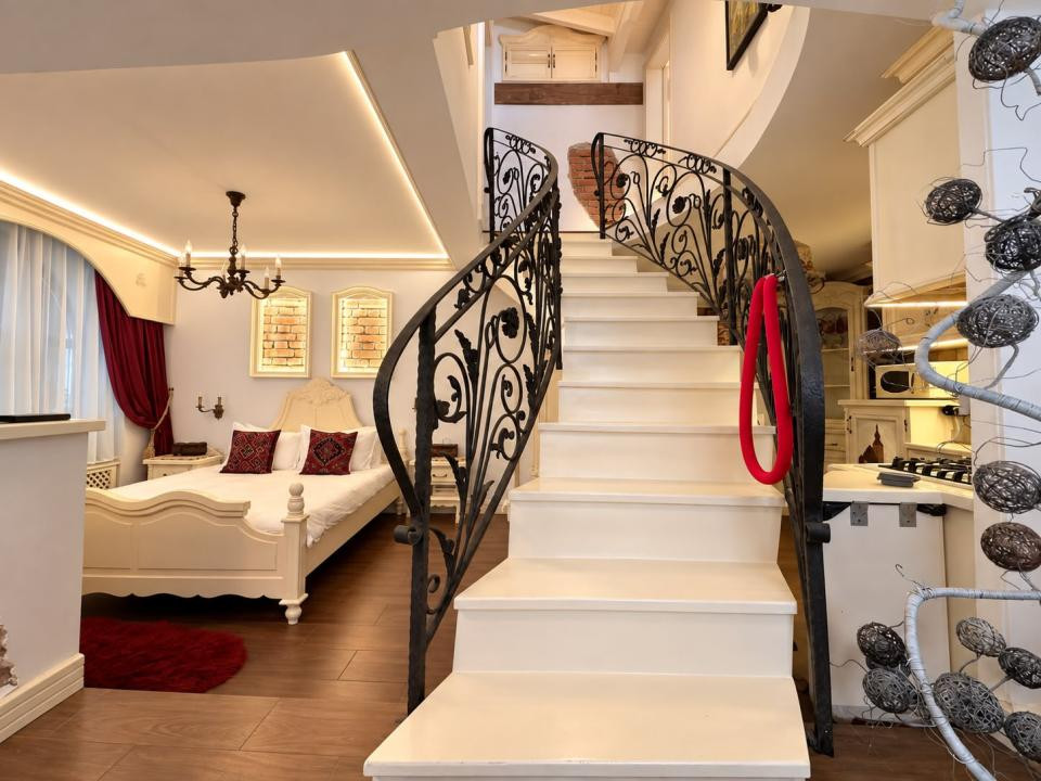 APARTAMENT | 80 MP | CURTE & TERASĂ | CENTRUL ISTORIC