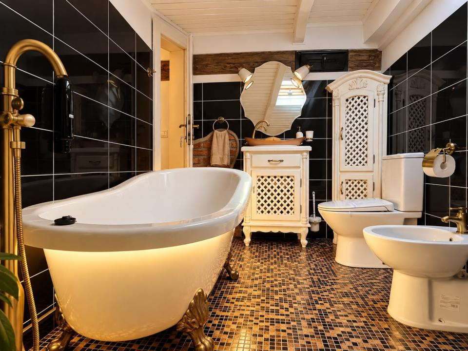 APARTAMENT | 80 MP | CURTE & TERASĂ | CENTRUL ISTORIC