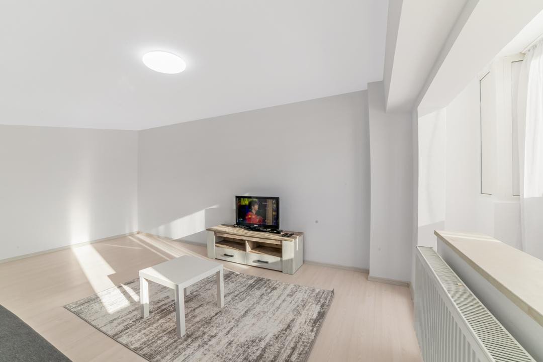 Garsonieră decomandată, 41 mp, renovată integral | Sebastian | Bloc 1987