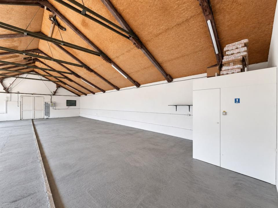 HALĂ | 200 MP | PUTERE INSTALATĂ 150 KW | HĂRMAN