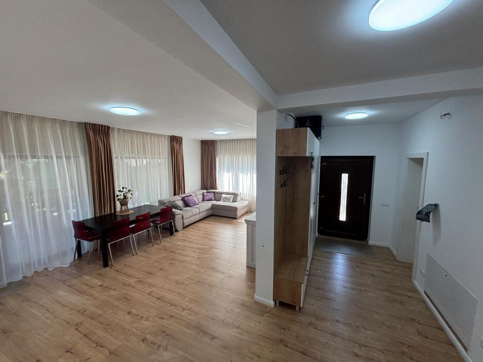 Casă individuală de închiriat în Tochile  6 camere, 160 mp, teren 1.000 mp