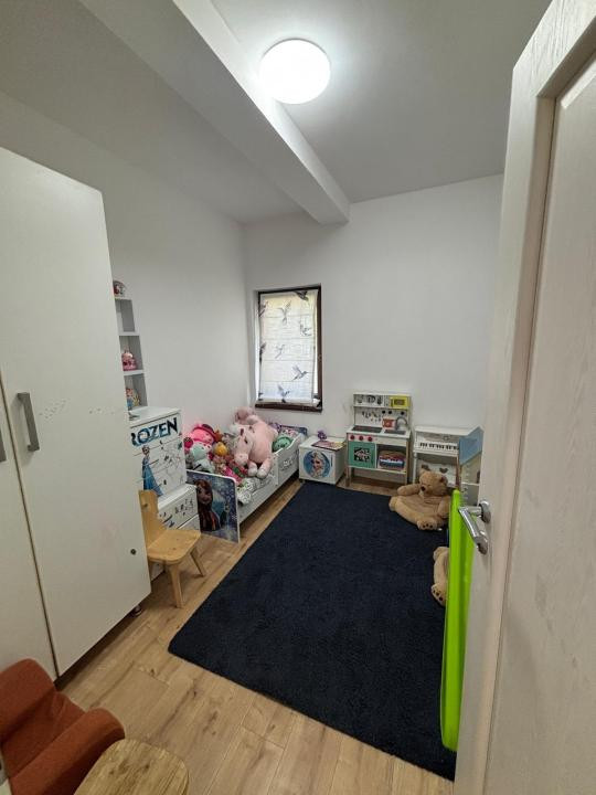 Casă individuală de închiriat în Tochile  6 camere, 160 mp, teren 1.000 mp