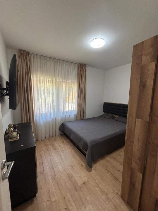 Casă individuală de închiriat în Tochile  6 camere, 160 mp, teren 1.000 mp