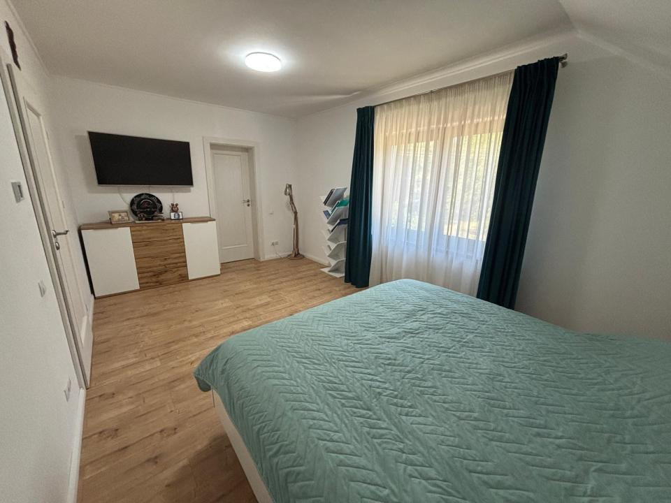 Casă individuală de închiriat în Tochile  6 camere, 160 mp, teren 1.000 mp
