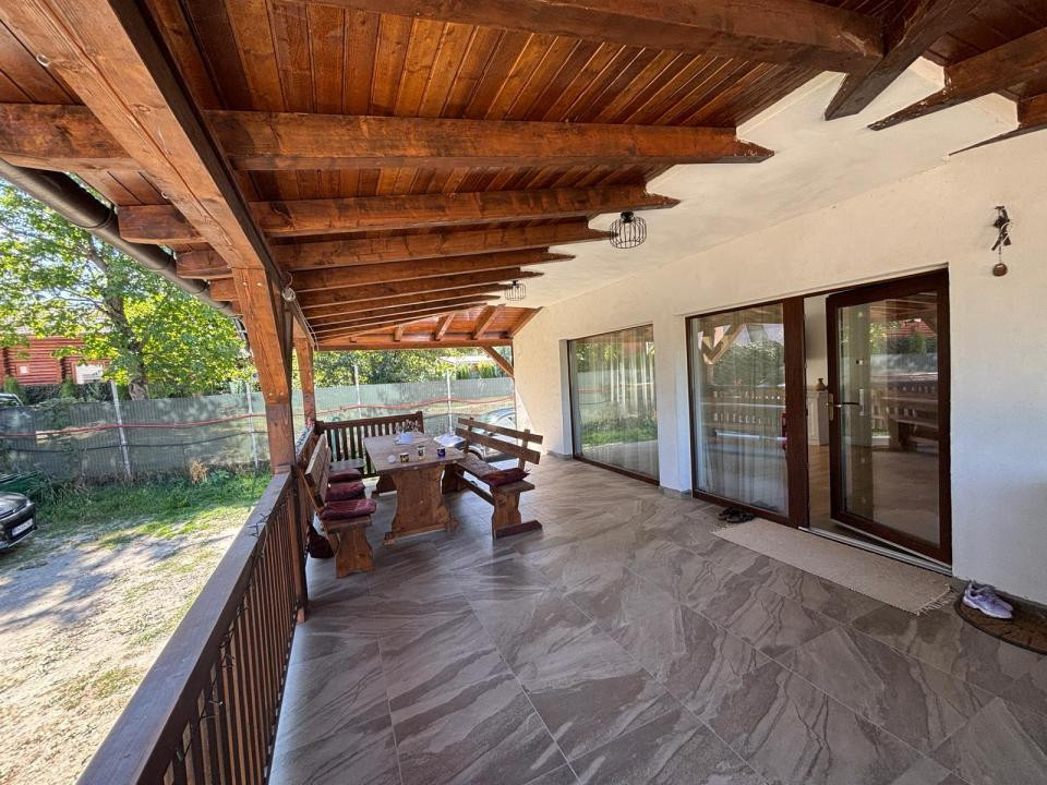Casă individuală de închiriat în Tochile  6 camere, 160 mp, teren 1.000 mp
