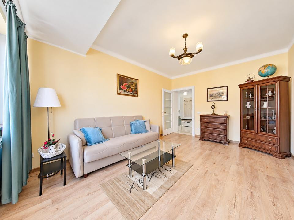 Închiriere apartament cu 3 camere, mobilat și utilat, Central Brasov