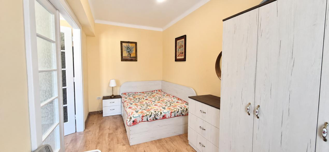 Închiriere apartament cu 3 camere, mobilat și utilat, Central Brasov