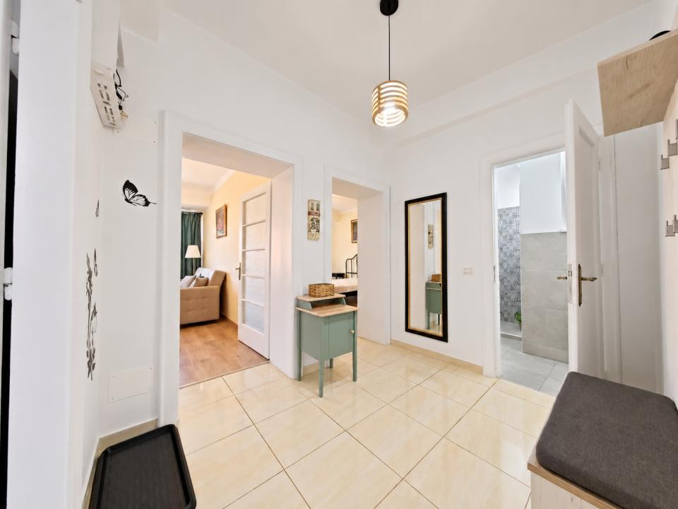 Închiriere apartament cu 3 camere, mobilat și utilat, Central Brasov