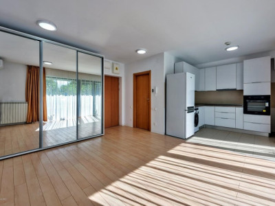 Garsoniera cu curte individuala in Poseidon Residence