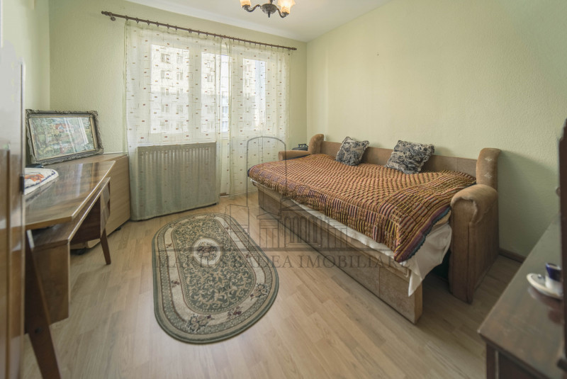 Bloc reabilitat, Nicolae Grigorescu,loc de parcare,spatios,posib. modernizare