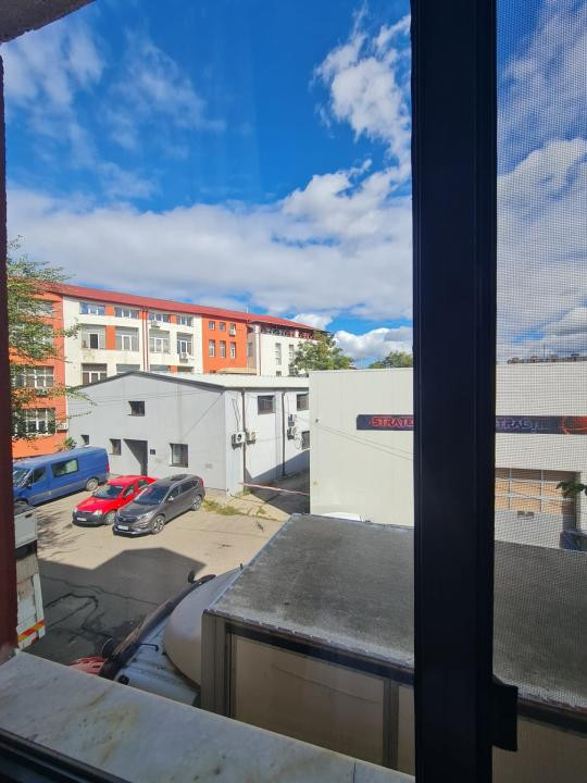 Apartament cu 2 camere decomandate pr str Silvestru-Gara Mare