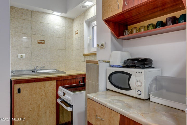 2 camere la pret de garsoniera in zona Lujerului