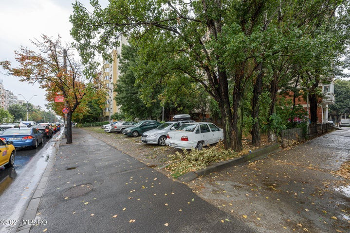 2 camere la pret de garsoniera in zona Lujerului