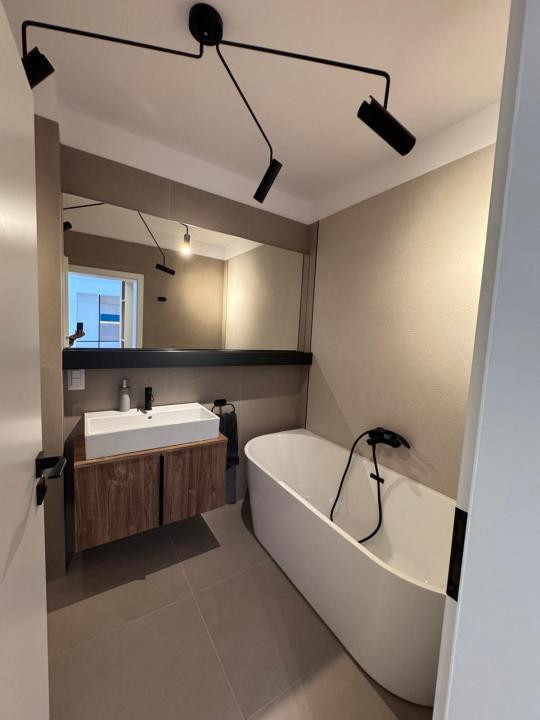 Apartament premium cu 3 camere – design personalizat și terasă spațioasă 